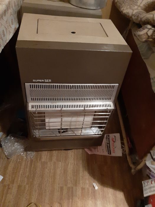 Газова отоплителна печка супер сер в добро състояние благодаря малко у