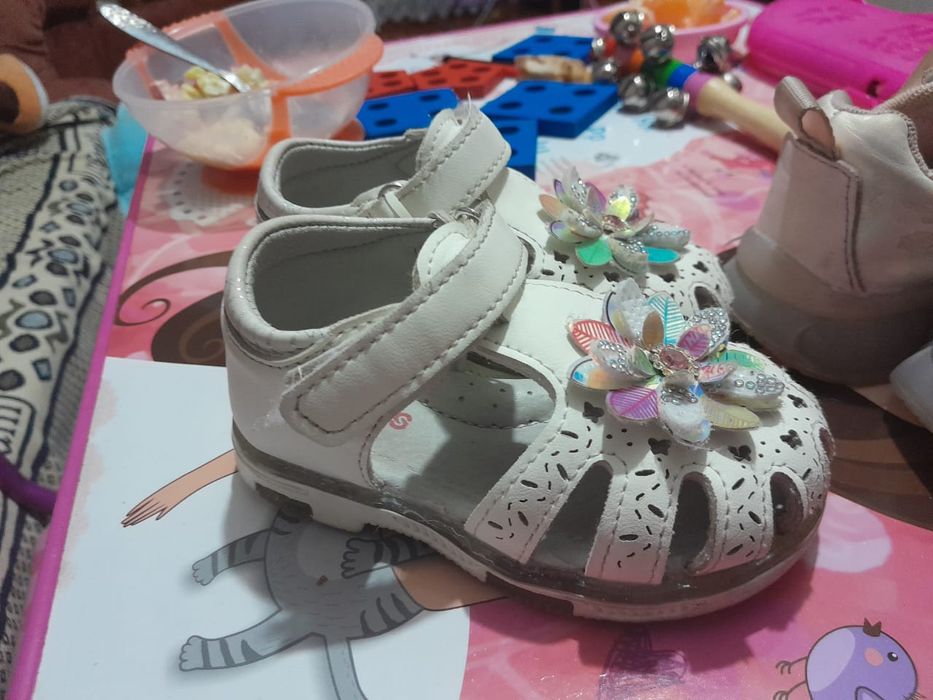 Продам детские вещи