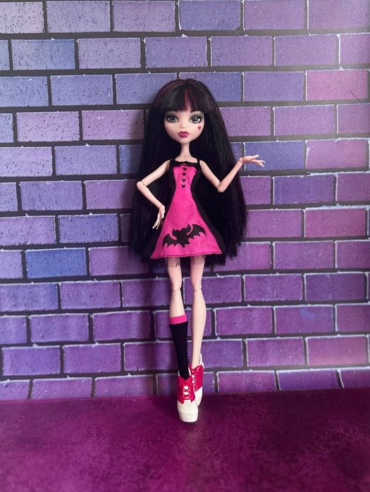 Draculaura Die ner monster high