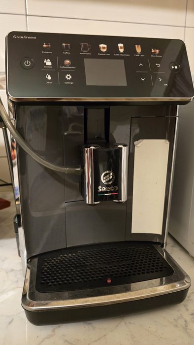 Espressor Automat Saeco GranAroma SM6580/10, LatteDuo, 14 Băuturi, Ecran TFT, 4 Profiluri, Râșniță Ceramică, Filtru AquaClean, 15 Bar, DoubleShot, Gri