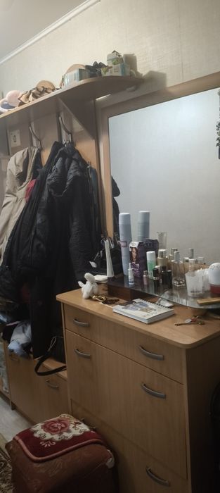 Прихожая шкаф и трюмо