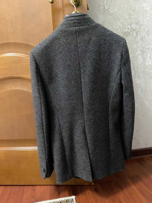 Пальто серое, в отличном состоянии турецкое