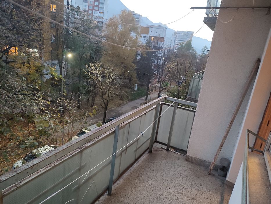 Продава се Двустаен апартамент в Враца, Квартал 103 - 68 кв.м за 4 €/кв.м - Снимка #10