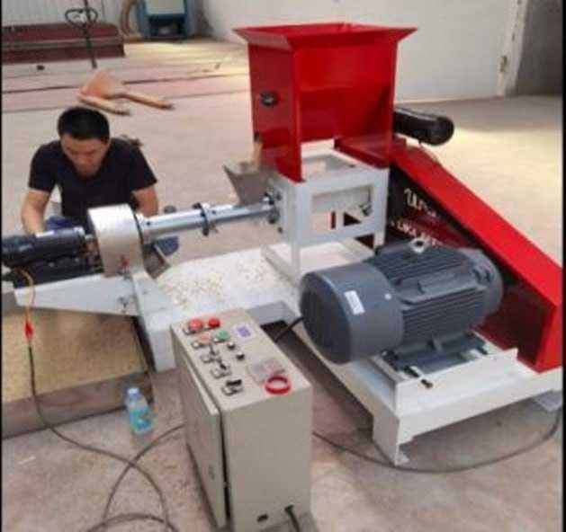 Гранулятор и экструдер кормов для рыб и куриц