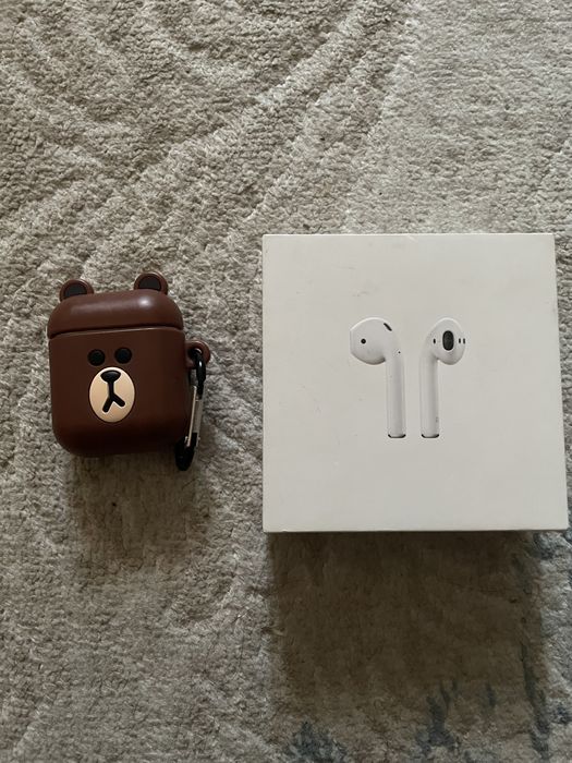 Продаю б/у эйрподсы первого поколения