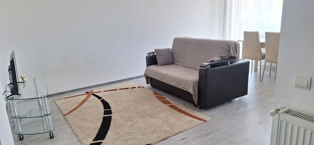 Inchiriez apartament