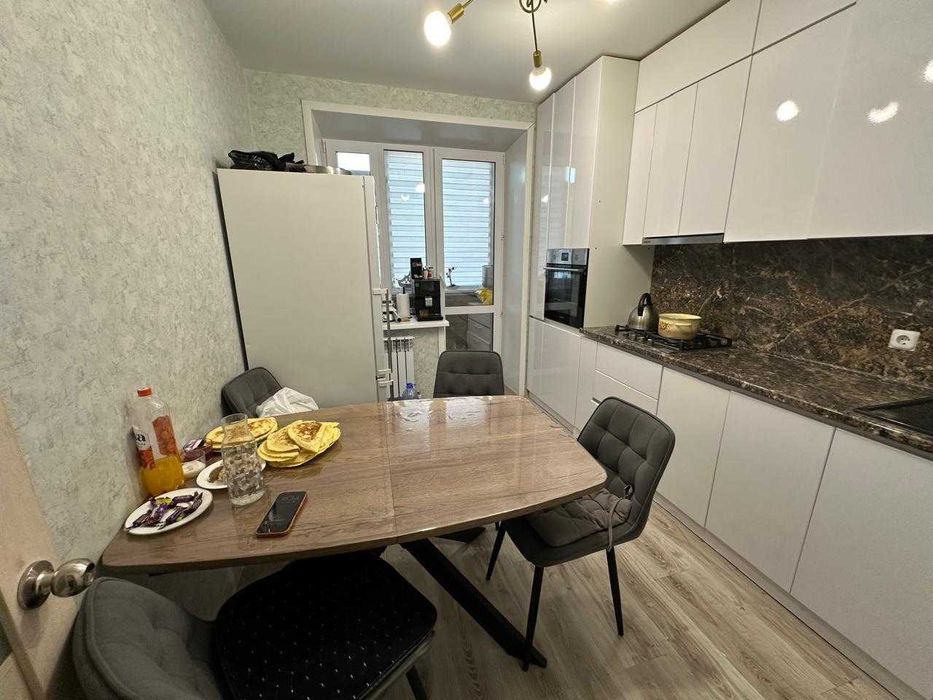 Продам квартиру мкр Береке 3 ком