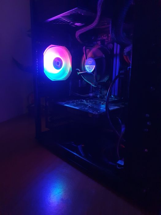 PC gaming  – Intel i5, 16GB RAM, RX 550, HDD 500GB, Win10 pro licenția