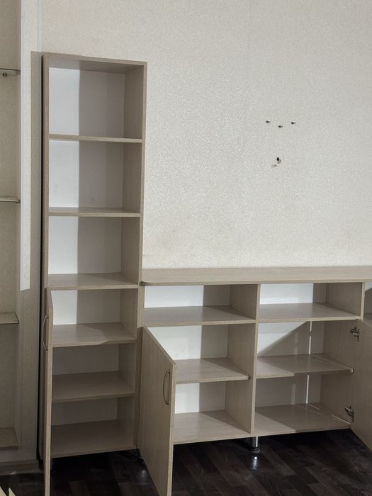 Продам шкаф и тумбы новый