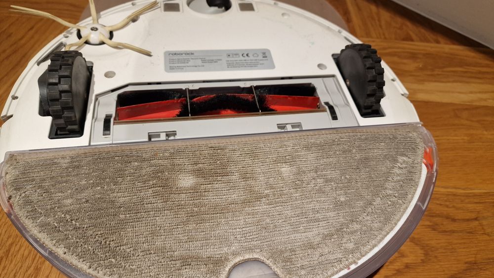 Roborock S5max aspirator ce merge singur