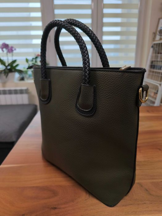 Продавам дамска зелена кожена чанта Mat Star