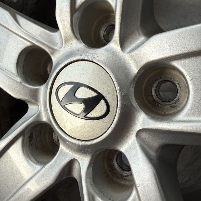 Set roti 15” Hyundai cu anvelope de iarna 195 65R15