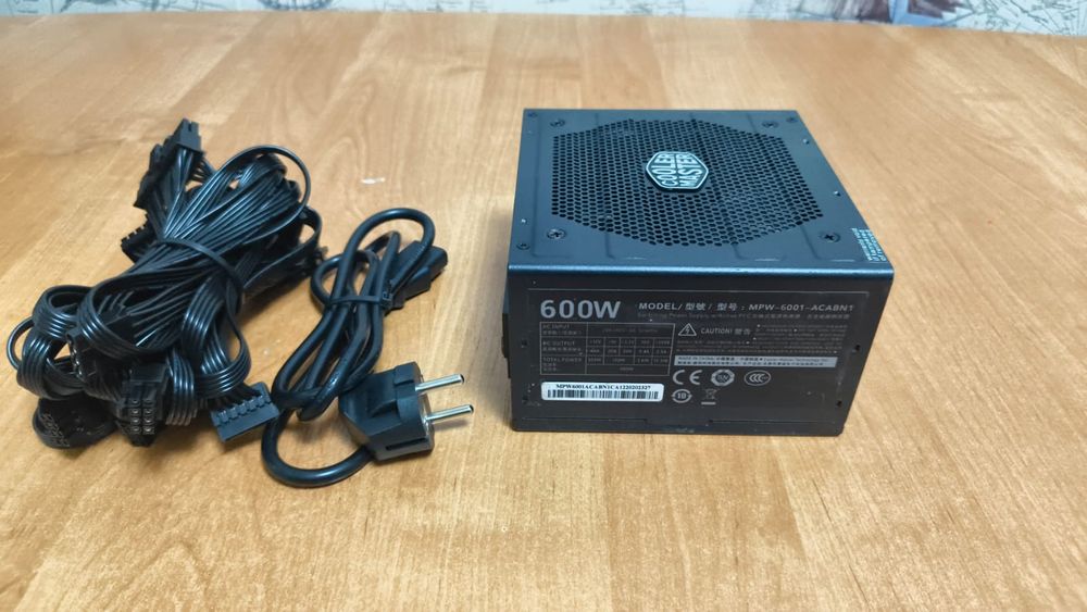 Блок питания CoolerMaster 600W