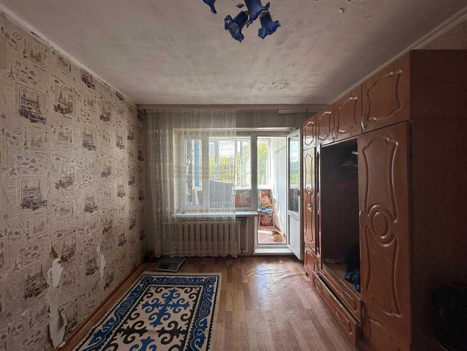 -Продам 3 комн УП на 6 мкр. Лифт! Теплая!