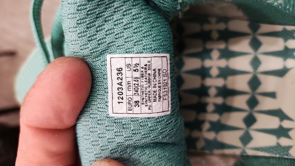 ASICS 8On8 GEL-KHANA TR размер 38(24см)не подошли
