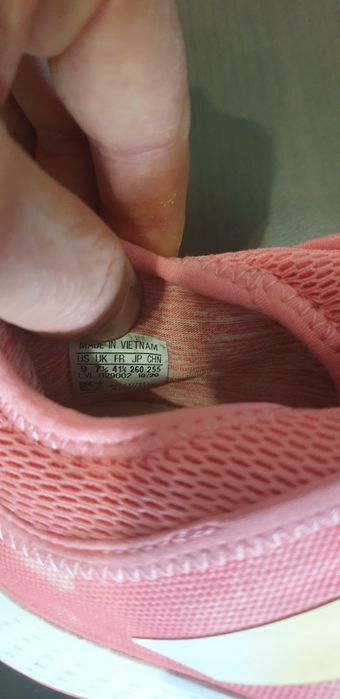 Adidasi Adidas tenis de câmp pentru fete.