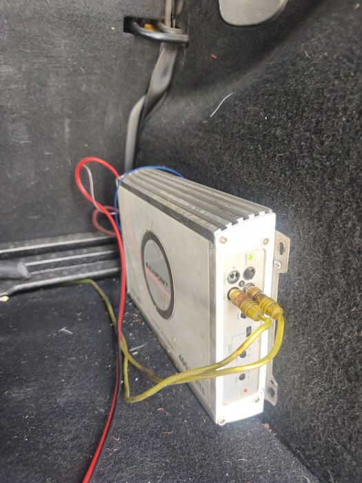 Vând subwoofer Alpine