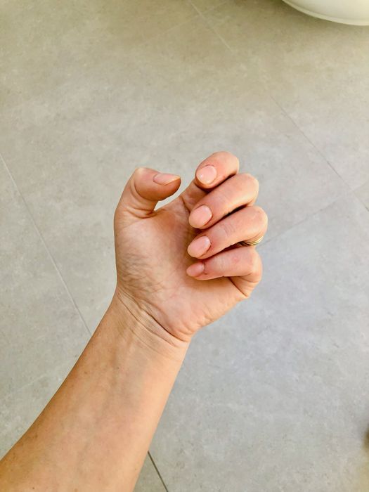 Manichiura si pedichiura semipermanenta