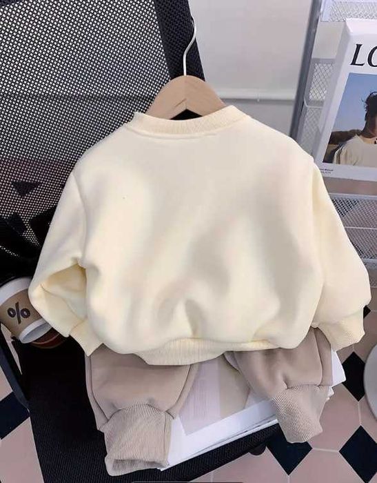 Комплект для Мальчиков с Трехмерной Вышивкой Медведя на Весну и Осень