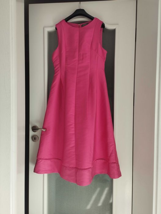 НАМАЛЕНА НА 50лв Разкошна нова миди рокля на Oasis M размер ПРОМОЦИЯ