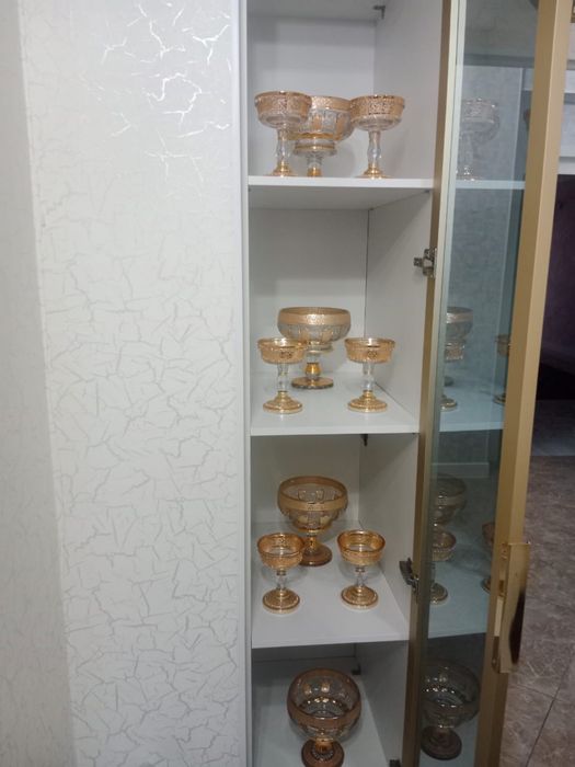 Сервант со стеклом