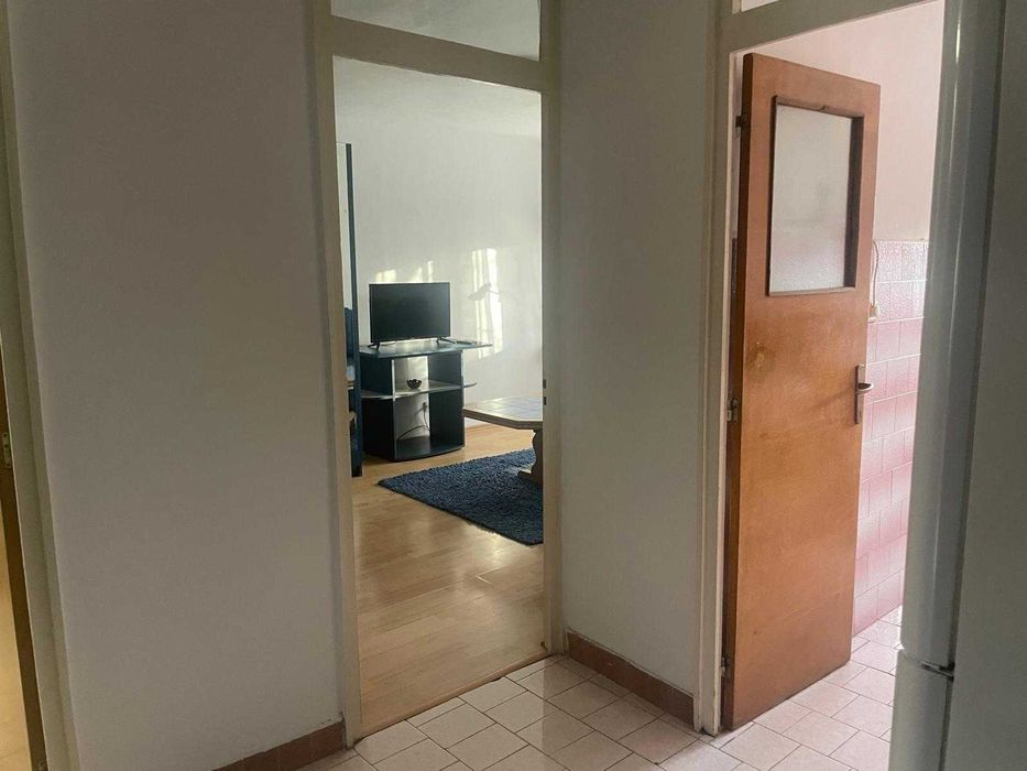 Inchiriez garsoniera Ghica Tei