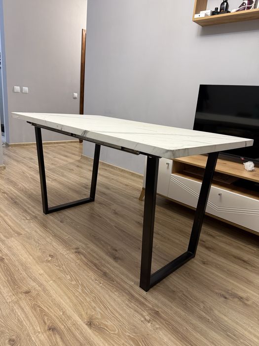 Продам стол хороший за дешево