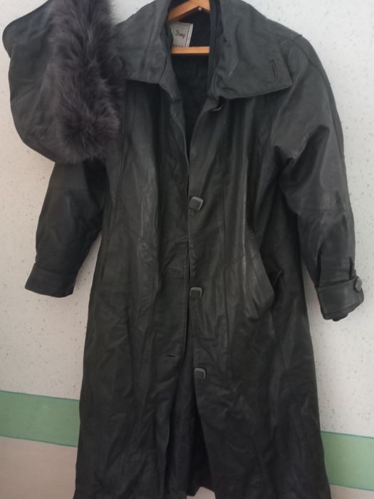 Кожинни куртка тез ва арзон нархда сотилади