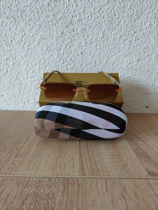 Ochelari de soare Burberry aurii cu lentile maro noui
