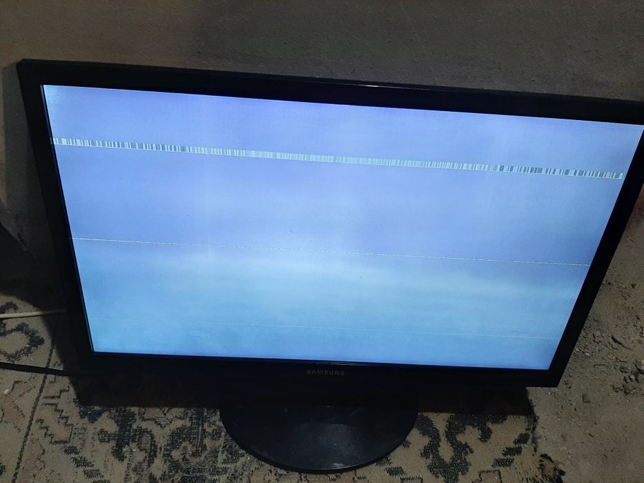 Samsung  27 инча за части