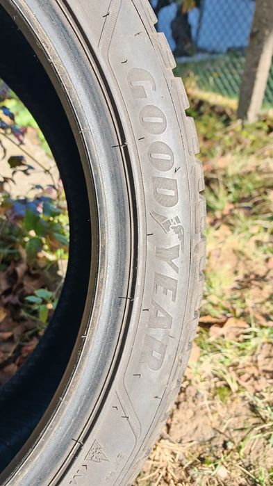 225 45 19 good year ultra grip performance +