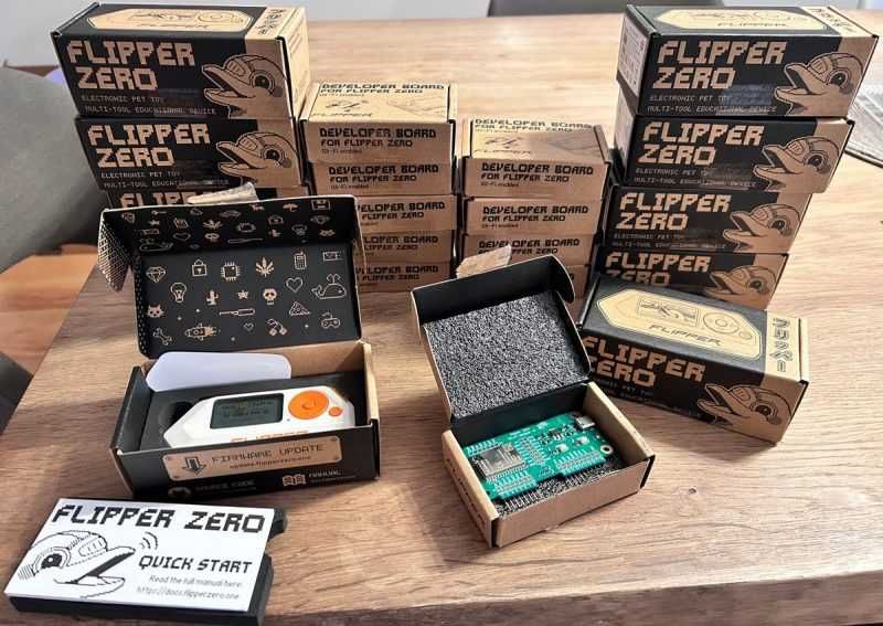 Flipper Zero + Wi-Fi Devboard (Marauder) + Momentum + SD Card