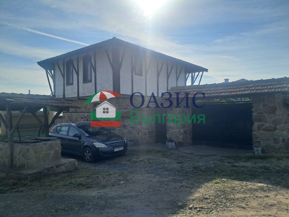 Двуетажна къща в с. Бата, България, 134 кв. м, 560 кв. м двор,
