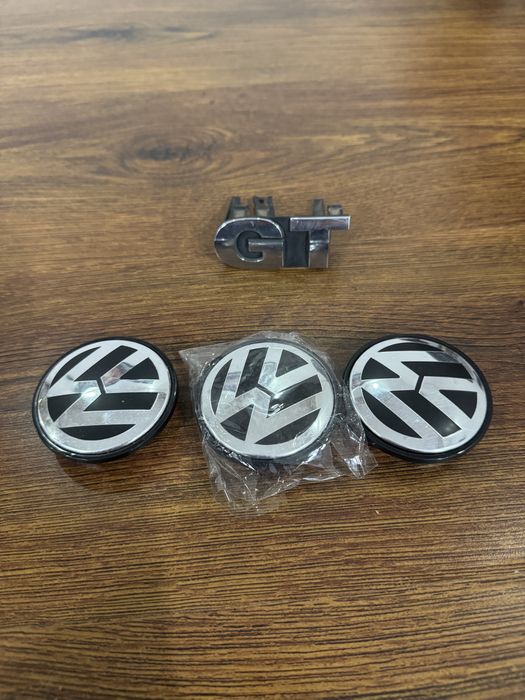 Emblema GT gama vag si 3 capacele jante ( noi)