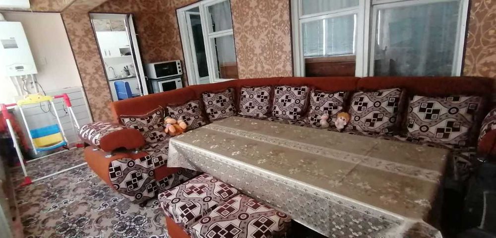 Продаётся 5 комнатная квартира.  5 хонали уй сотилади.