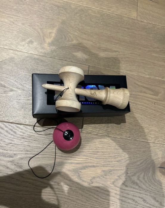 Kendama krom x okendama