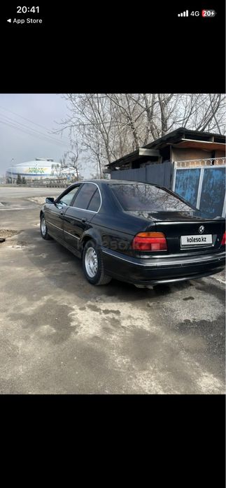 Продам машыну бмв