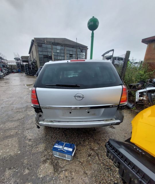 Alternator Opel Zafira 2007 1.9 CDTI MT (100 hp)
