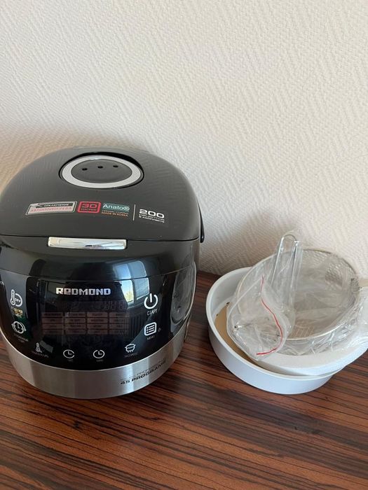 Мультиварка продается