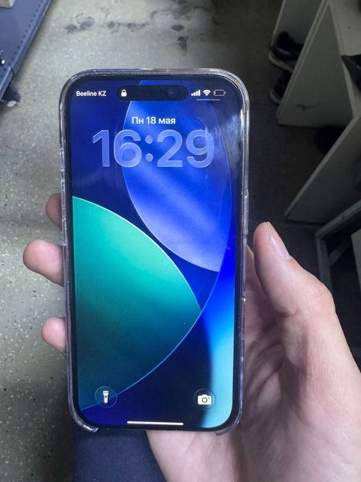 Продам iphone 16 pro в идеальном состояний