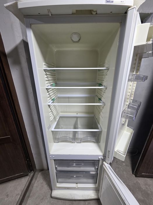 Продается холодилник атлант