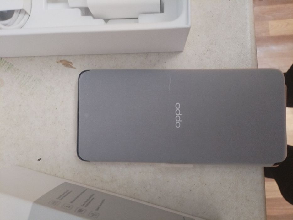 Продам новый телефон