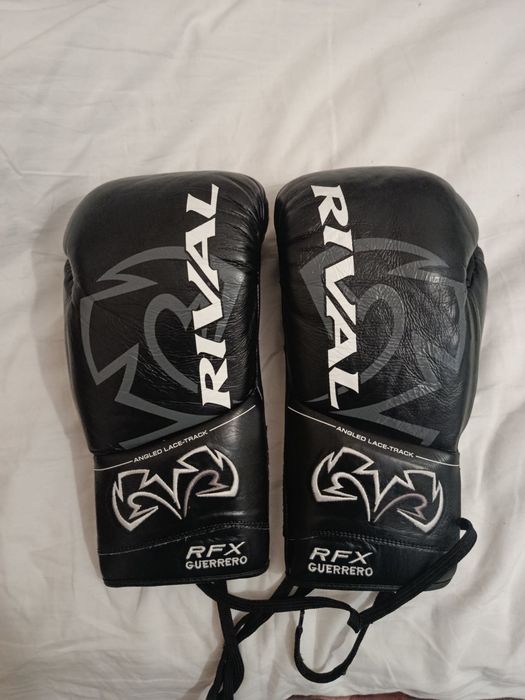 Orginal Rival professional boks qoʻlqobi