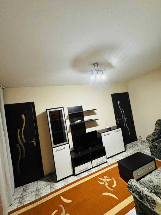 Proprietar inchiriez apartament cu doua camere