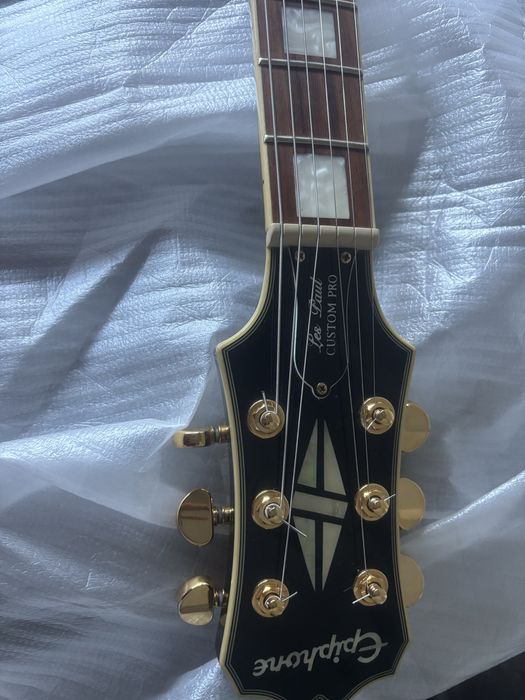 Електрическа китара Epiphone Les Paul Custom Pro