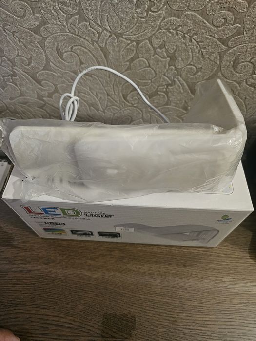 Продам светильник для аквариума