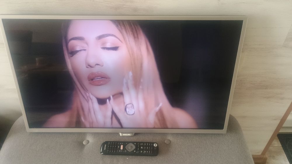 Телевизор Philips Smart 32 inch