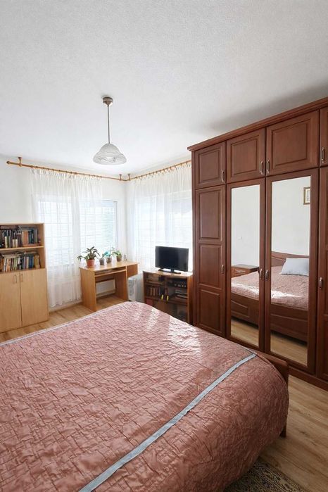 Къща на 30км от Русе и Разград