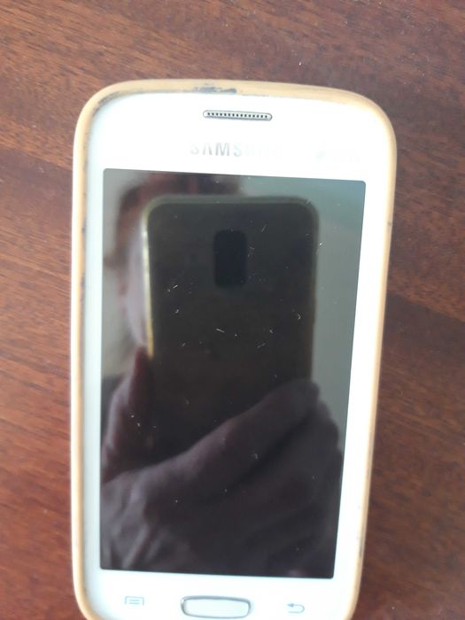 Смартфон  "Samsung "небольшой