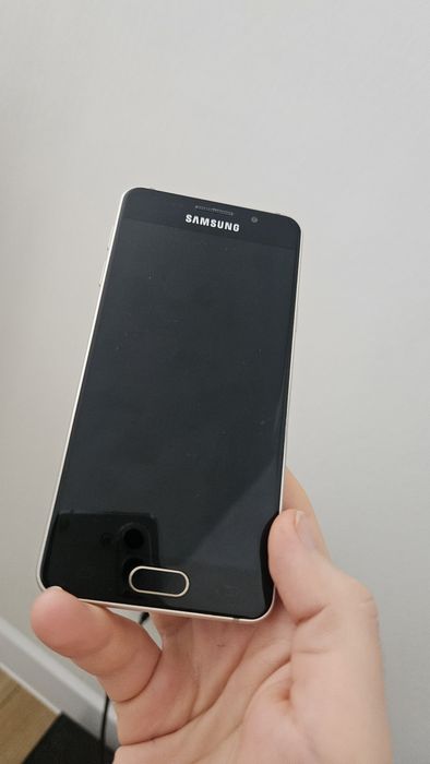 Продам Samsung Galaxy A3 2016 года